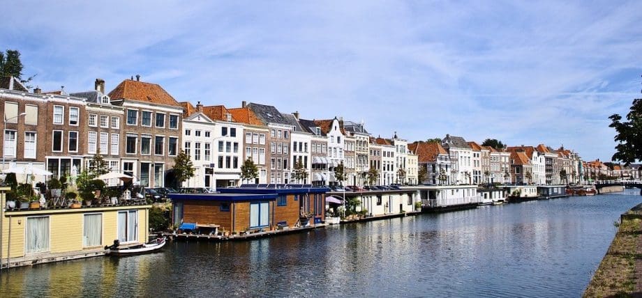 オランダの屋形船