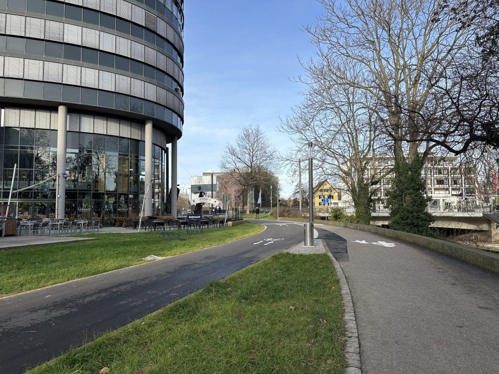 New bike path on the banks of the Neckar