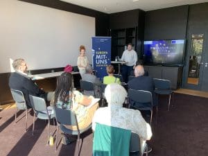 Dr. Lana Mayer & Semin Bristina